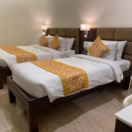 Le Shiv Executive Suite เธนี ภายนอก รูปภาพ