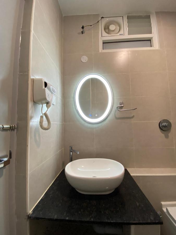 Le Shiv Executive Suite เธนี ภายนอก รูปภาพ