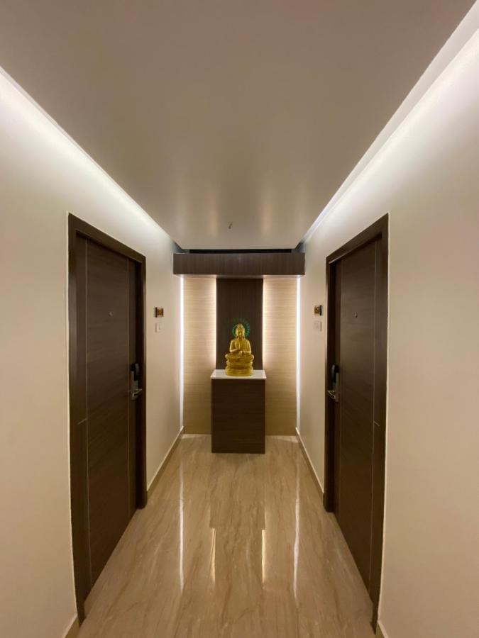 Le Shiv Executive Suite เธนี ภายนอก รูปภาพ
