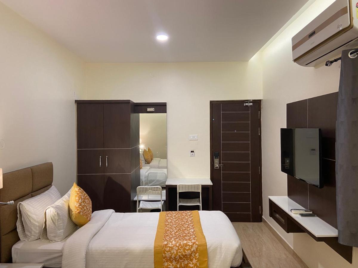 Le Shiv Executive Suite เธนี ภายนอก รูปภาพ
