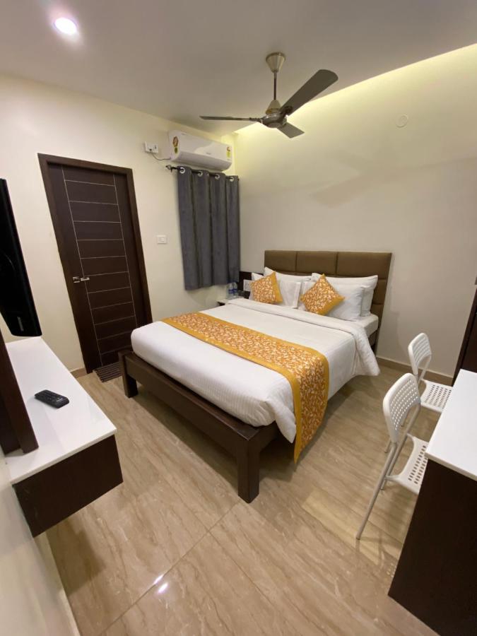Le Shiv Executive Suite เธนี ภายนอก รูปภาพ