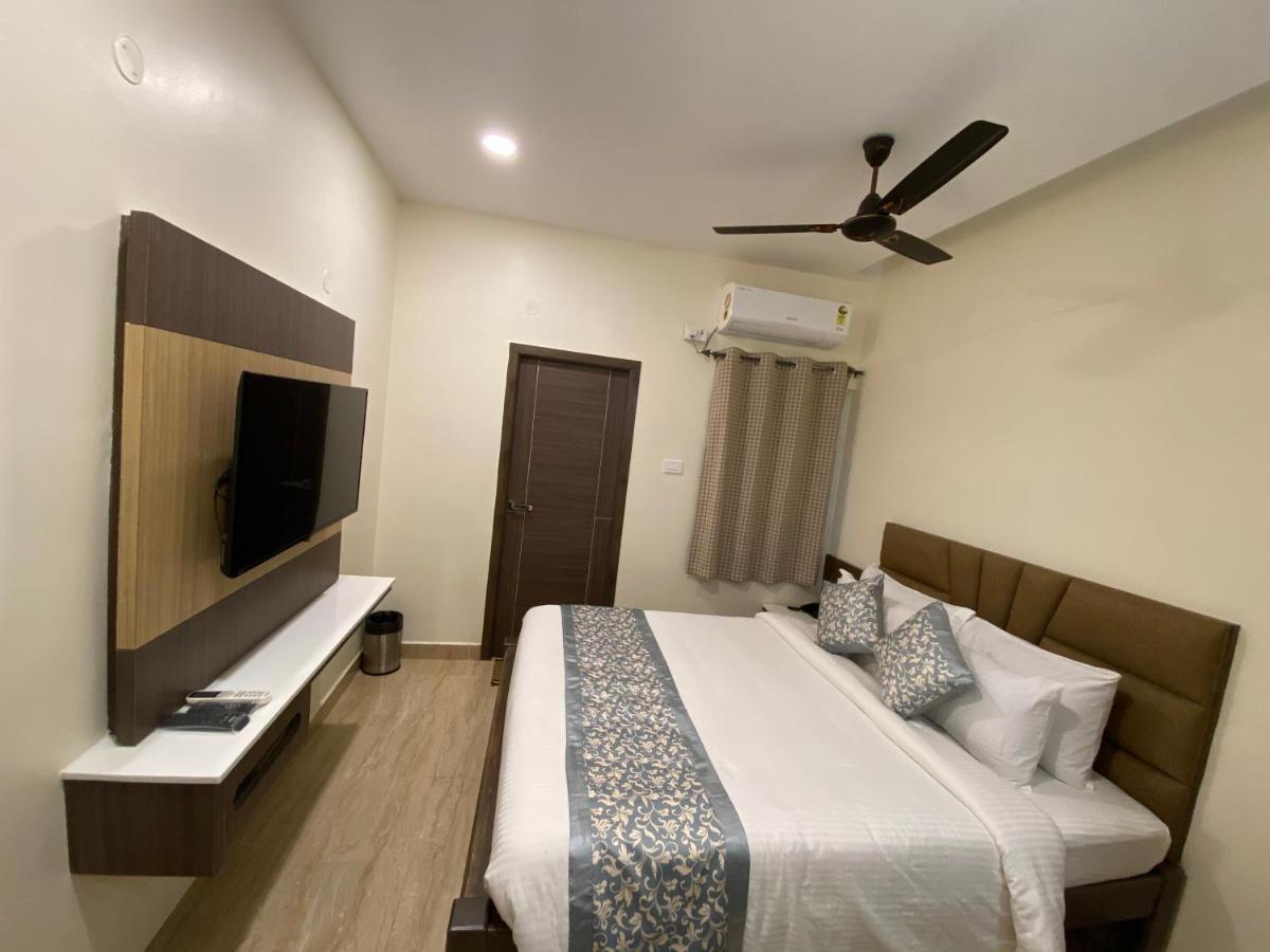 Le Shiv Executive Suite เธนี ภายนอก รูปภาพ