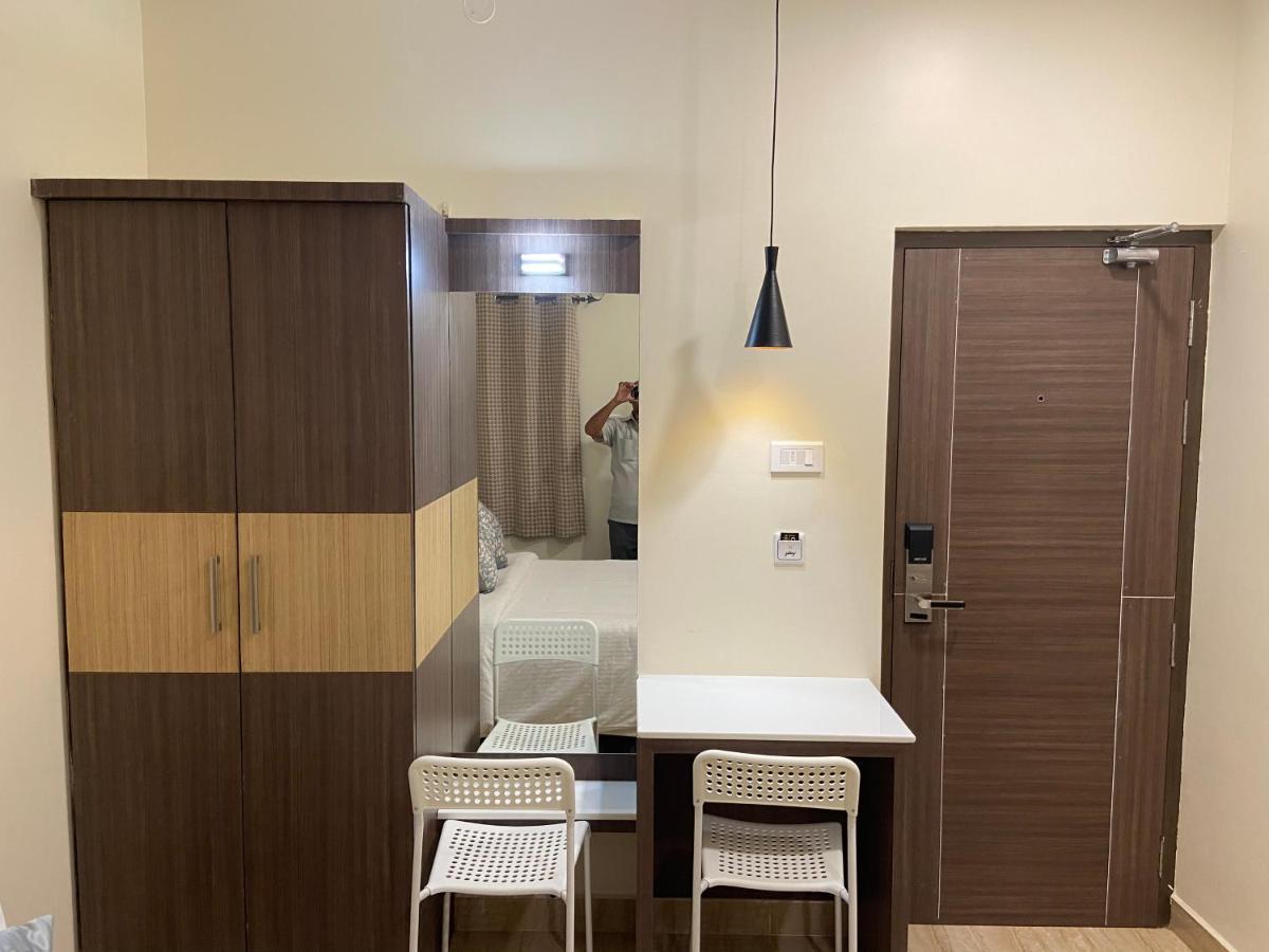 Le Shiv Executive Suite เธนี ภายนอก รูปภาพ