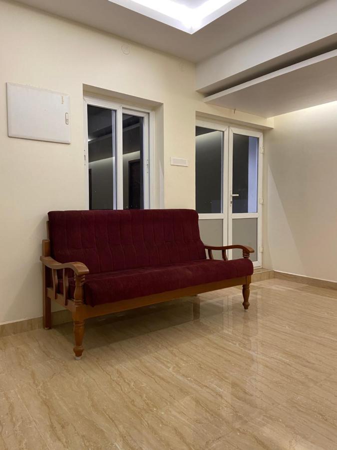 Le Shiv Executive Suite เธนี ภายนอก รูปภาพ