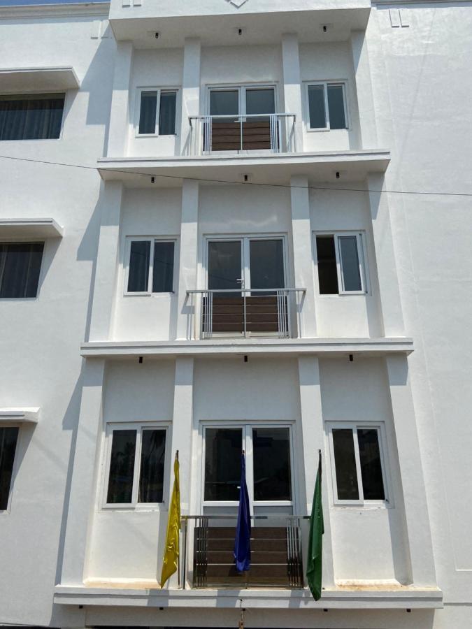 Le Shiv Executive Suite เธนี ภายนอก รูปภาพ