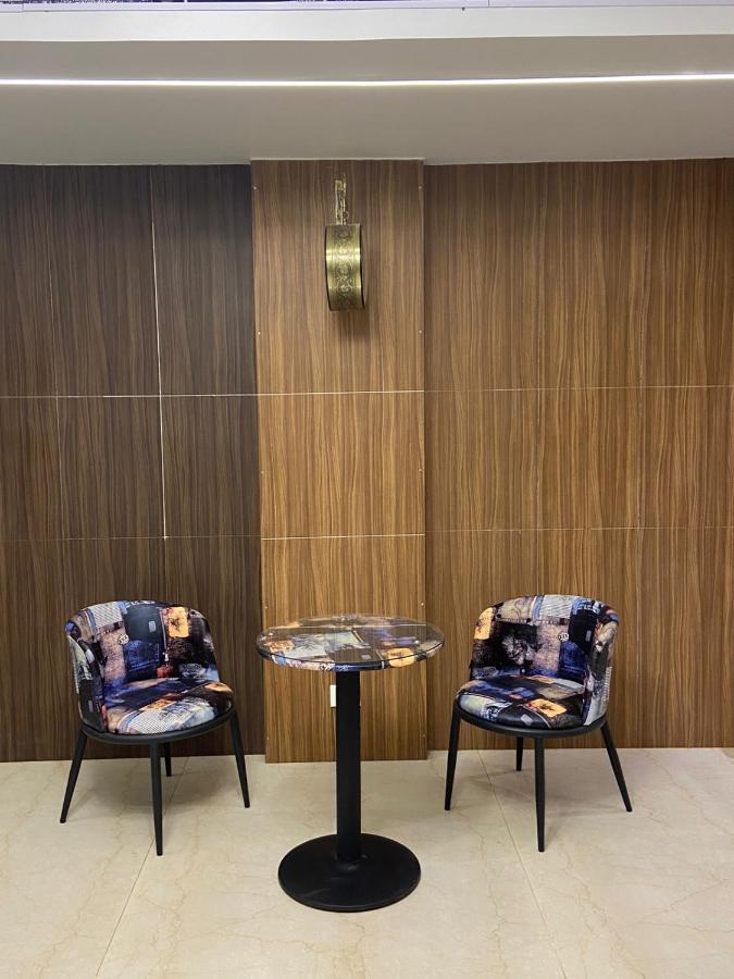 Le Shiv Executive Suite เธนี ภายนอก รูปภาพ