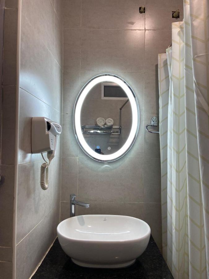 Le Shiv Executive Suite เธนี ภายนอก รูปภาพ