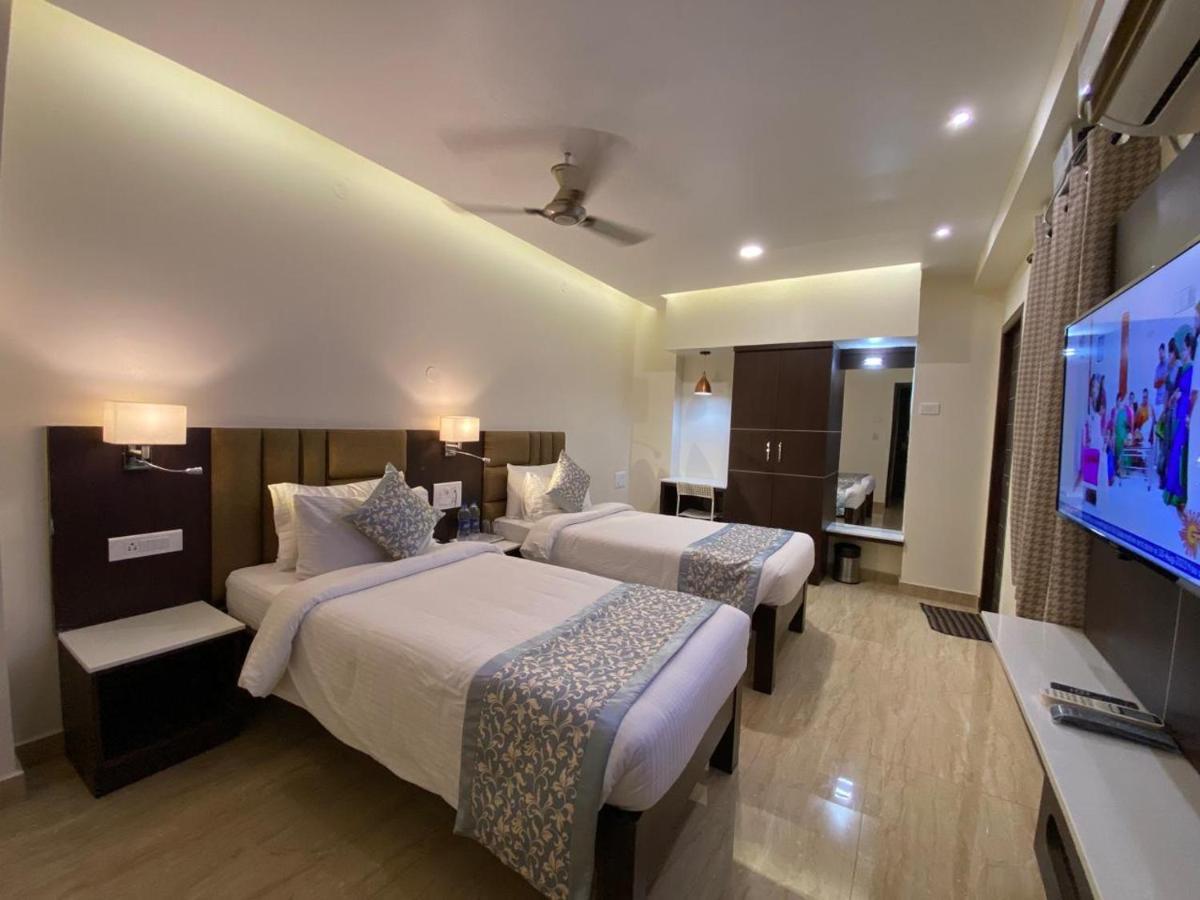 Le Shiv Executive Suite เธนี ภายนอก รูปภาพ